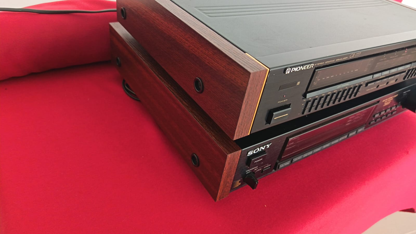 FOR PIONEER GR-777 GRAPHIC EQUALIZER – SIDE PANELS PAL WITH GOLD BLADES